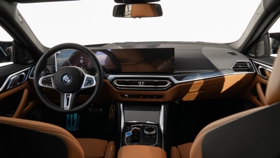 BMW i4 M50 Gran Coupe (pohľad do interiéru)