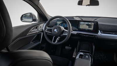 BMW X2 20i sDrive  (pohľad do interiéru)