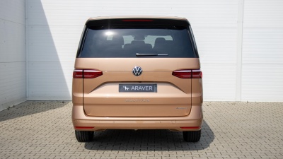 VW Multivan Life Long 1.4TSI PHEV (pohľad do interiéru)