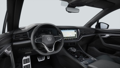 VW Touareg 3.0 TDI R-line (pohľad do interiéru)