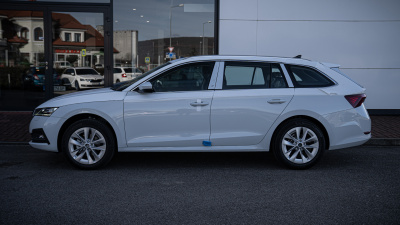 Škoda Octavia Combi 2.0 TDI Style (pohľad zboku)