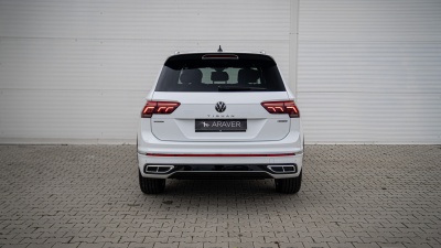 VW Tiguan Allspace 2.0 TDI R-Line 4x4 (pohľad zozadu)