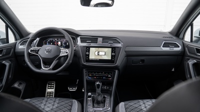 VW Tiguan Allspace 2.0 TDI R-Line 4x4 (pohľad do interiéru)