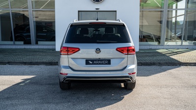 VW Touran 1.5 TSI Limited (pohľad do interiéru)