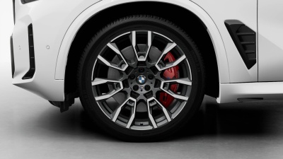 BMW X5 30d xDrive (pohľad spredu)
