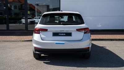 Škoda Fabia 1.0 TSI Selection (pohľad zozadu)