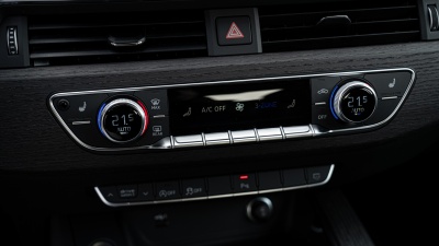 AUDI A4 limuzína 2.0 TDI Quattro Sport Edition