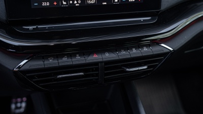 Škoda Octavia Combi 2.0 TSI Sportline 4x4 (pohľad do interiéru)