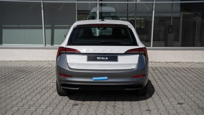 Škoda Scala 1.0 TSI Style (pohľad spredu)