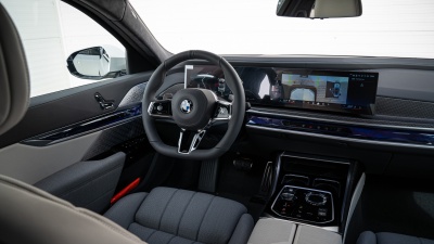 BMW 740d xDrive Sedan (pohľad do interiéru)