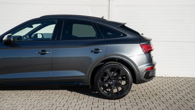 AUDI Q5 Sportback 2.0 TDI Quattro Sport Edition (pohľad do interiéru)