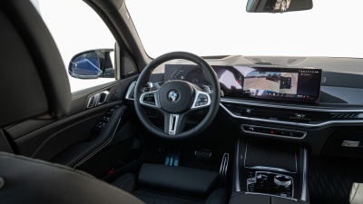 BMW X5 M60i xDrive (pohľad do interiéru)