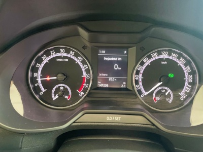Škoda Octavia 2.0 TDI Ambition DSG (pohľad do interiéru)