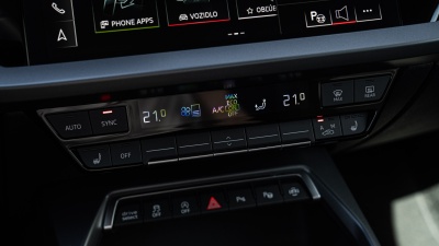 AUDI A3 Sportback 1.5 TFSI Advanced (pohľad zozadu)