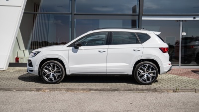 SEAT Ateca 1.5 TSI FR Max (pohľad zboku)