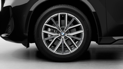 BMW X1 23i xDrive (pohľad spredu)