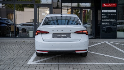 Škoda Octavia 2.0 TDI First Edition Advance  (pohľad spredu)