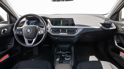 BMW 116i (pohľad do interiéru)