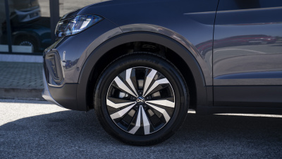 VW T-Cross 1.0 TSI Limited (pohľad do interiéru)