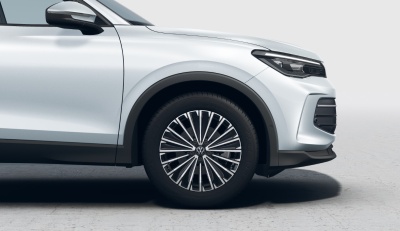 VW Tiguan 1.5 eTSI Limited (pohľad do interiéru)