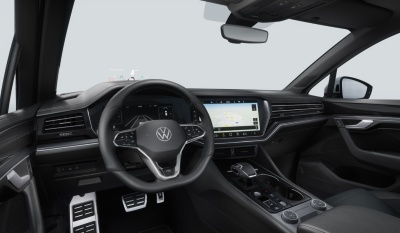 VW Touareg 3.0 TDI R-Line 4x4 (pohľad do interiéru)