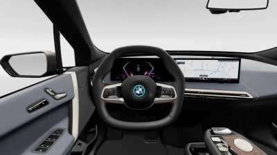 BMW iX xDrive50 (pohľad do interiéru)