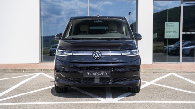 VW Multivan Style Long 2.0 TSI (pohľad zozadu)