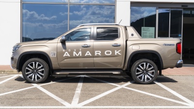 VW Amarok 3.0 TDI Aventura 4x4 (pohľad zboku)