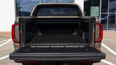 VW Amarok 3.0 TDI Aventura 4x4 (pohľad do interiéru)