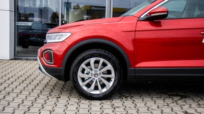 VW T-Roc 1.5 TSI Limited (pohľad zozadu)