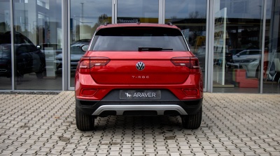 VW T-Roc 1.5 TSI Limited (pohľad do interiéru)