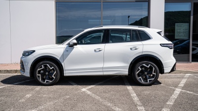 VW Tiguan 1.5 TSI R-line (pohľad spredu)