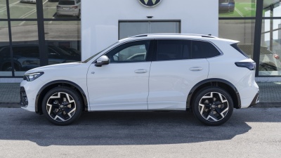 VW Tiguan 1.5 eTSI R-line (pohľad do interiéru)