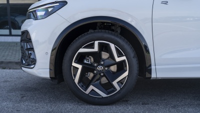 VW Tiguan 1.5 eTSI R-line (pohľad do interiéru)
