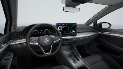 VW Golf 1.5 eTSI Limited (pohľad do interiéru)