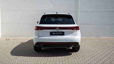 VW Touareg 3.0 TDI R-Line  (pohľad zozadu)