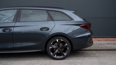 CUPRA Leon SP 1.5 eTSI  (pohľad do interiéru)