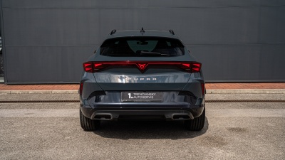 CUPRA Formentor 1.5 eTSI (pohľad zozadu)