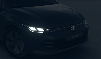 VW Golf Variant 1.5 eTSI Life (pohľad spredu)