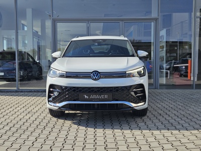 VW Tiguan 2.0 TDI R-Line 4X4 (pohľad do interiéru)