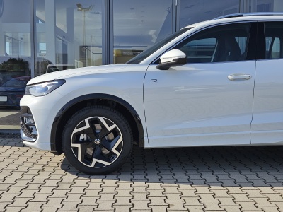 VW Tiguan 2.0 TDI R-Line 4X4 (pohľad zozadu)