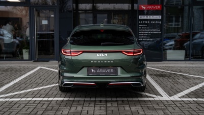 Kia ProCeed 1.5 T-GDi 7DCT GT-Line (pohľad spredu)