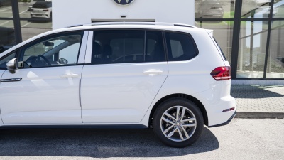 VW Touran 1.5 TSI Limited (pohľad do interiéru)