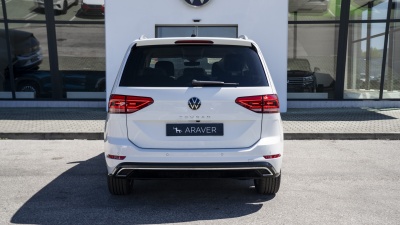 VW Touran 1.5 TSI Limited (pohľad do interiéru)