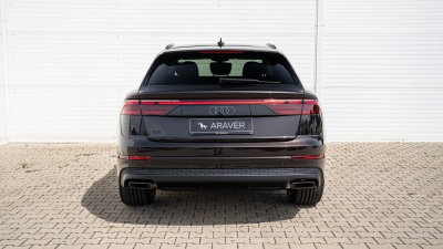 AUDI Q8 3.0 TDI Quattro (pohľad do interiéru)