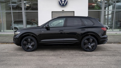 VW Touareg 3.0 TDI R-Line (pohľad zboku)