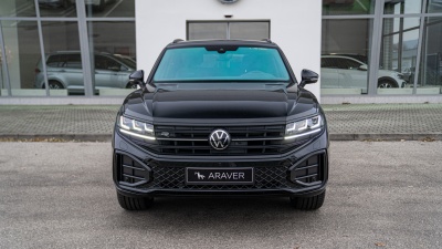 VW Touareg 3.0 TDI R-Line (pohľad zozadu)