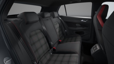 VW Golf 2.0 TSI GTI (pohľad do interiéru)