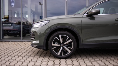 VW Tiguan 2.0 TDI Elegance (pohľad zozadu)