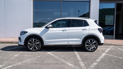 VW T-Cross 1.5 TSI R-Line Limited (pohľad do interiéru)